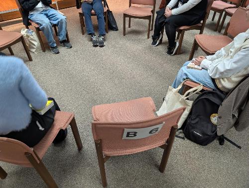 語っているようす