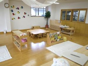ハッピードリーム鶴間の0,1歳児室の写真