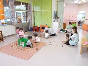 高ヶ坂保育園の1歳児室の写真
