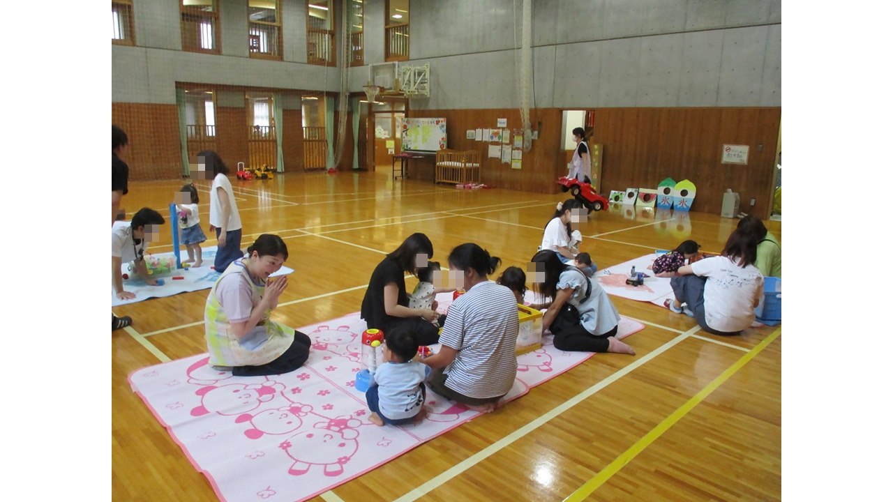 好きなおもちゃでゆったりと遊びながら過ごします。